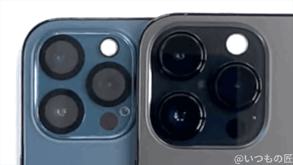 iPhone12 Pro Max(左)とiPhone14 Pro(右)のカメラ部分