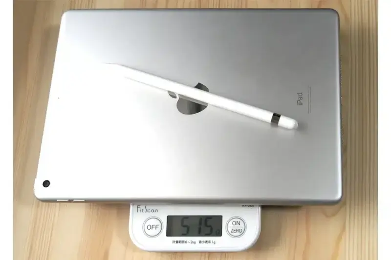 無印iPad+Apple Pncilの重さは51.5g。