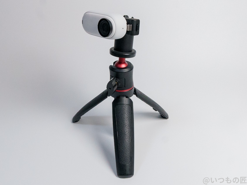 Insta360 GO 3 レビュー
カメラとピボットスタンド、簡易三脚