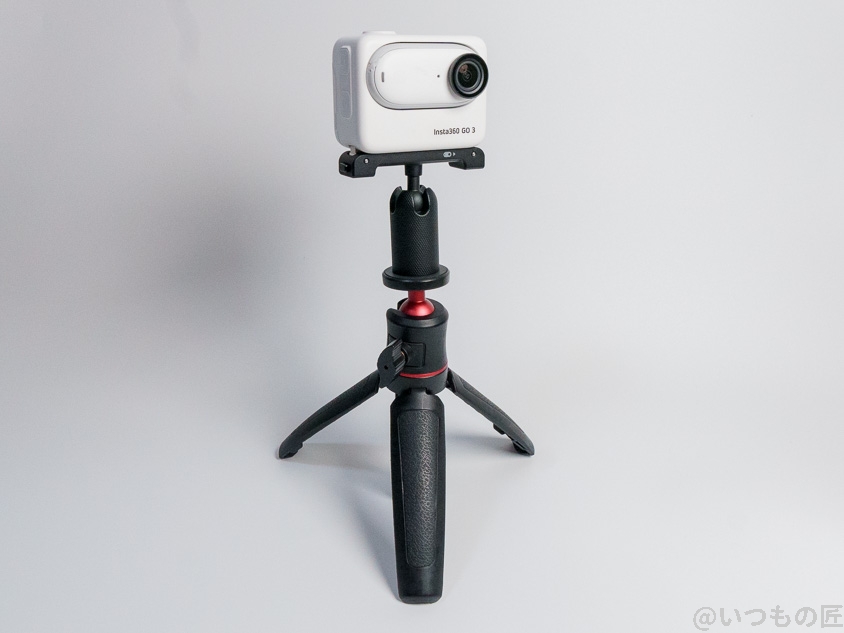 Insta360 GO 3 レビュー
カメラとポッドとピボットスタンド、簡易三脚