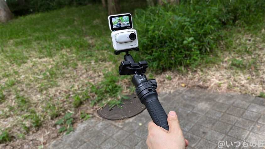 Insta360 GO 3 レビュー
自撮り棒の備え付け