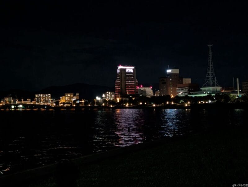 Google Pixel 9 Proカメラ
Google Pixel 9 Proの通常モードでズーム撮影した夜景写真
