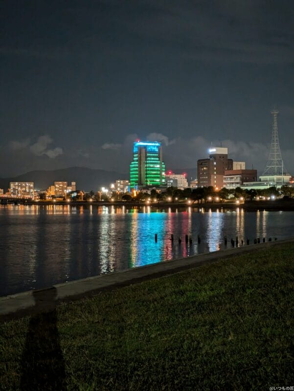 Google Pixel 8a カメラ Google Pixel 8aでズーム撮影した夜景写真