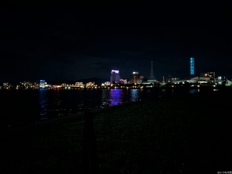 Google Pixel 9 Pro Fold カメラ
Google Pixel 9 Pro Foldの通常モードでズーム撮影した夜景写真