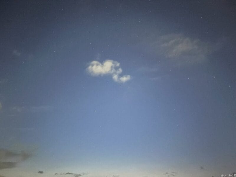 iPhone 16/16 Plus カメラ
iPhone 16の通常モードで撮影した夜景写真