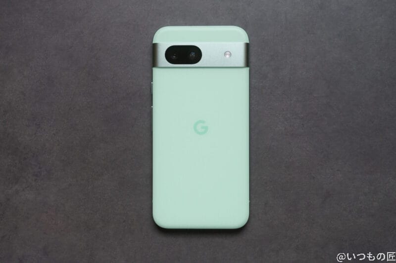 Google Pixel 9a カメラ
Google Pixel 8aの背面を写した写真