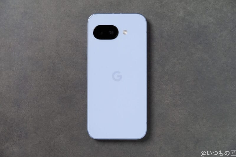 Google Pixel 9a カメラ
Google Pixel 9aの背面を映した写真