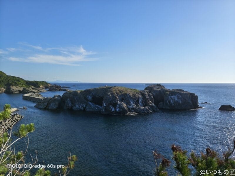 motorola edge 60s pro カメラ
岸壁から見える海