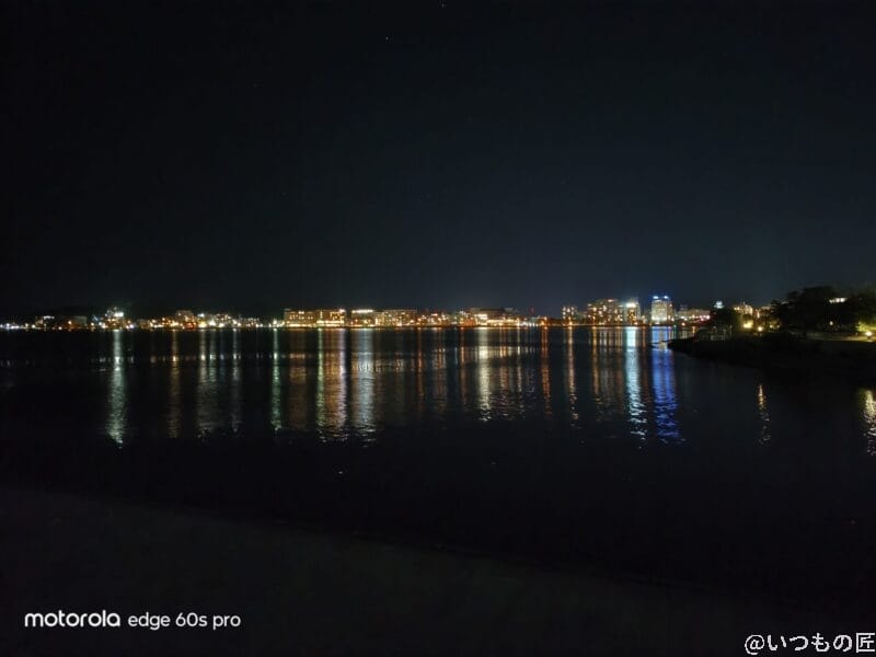 motorola edge 60s pro カメラ
夜の海から見える夜景