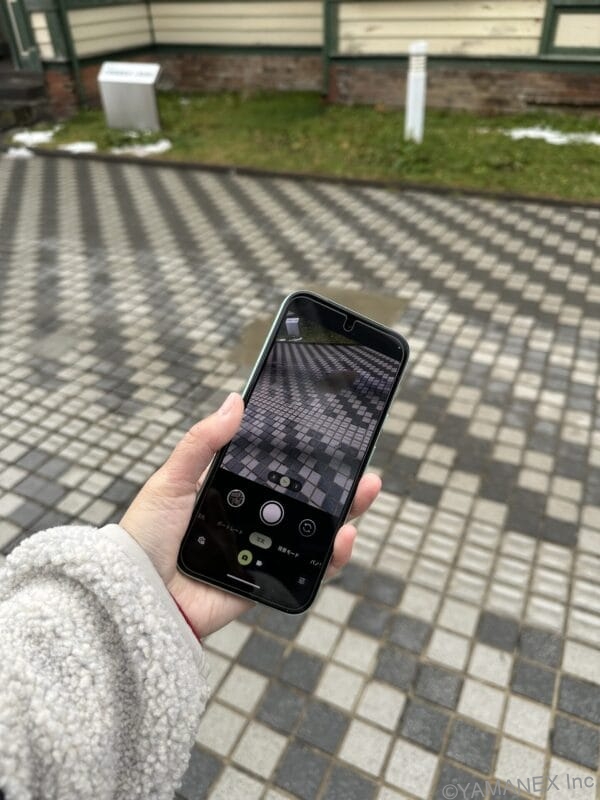 Google Pixel 8a レビュー
Google Pixel 9a 屋外でのディスプレイの明るさ