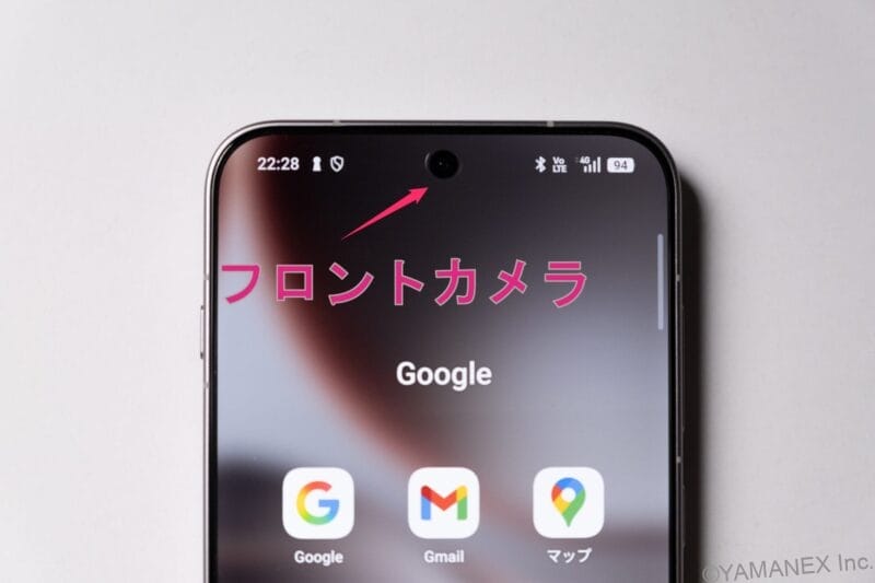 OPPO Find X9 カメラ
机の上に置かれたFind X9