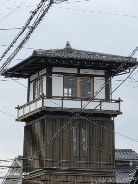Galaxy S26 カメラ 木造建築をズーム撮影