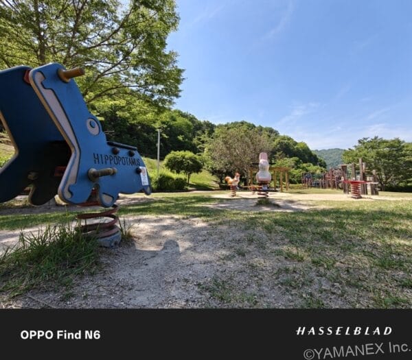 OPPO Find N6 カメラ 晴天下の公園を捉えた一枚