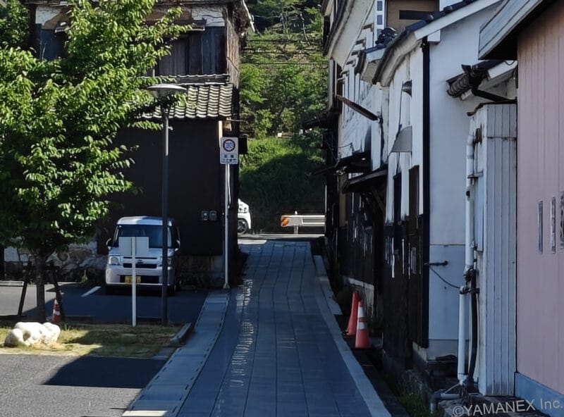 OPPO Find N6 カメラ 日陰の路地を捉えた一枚