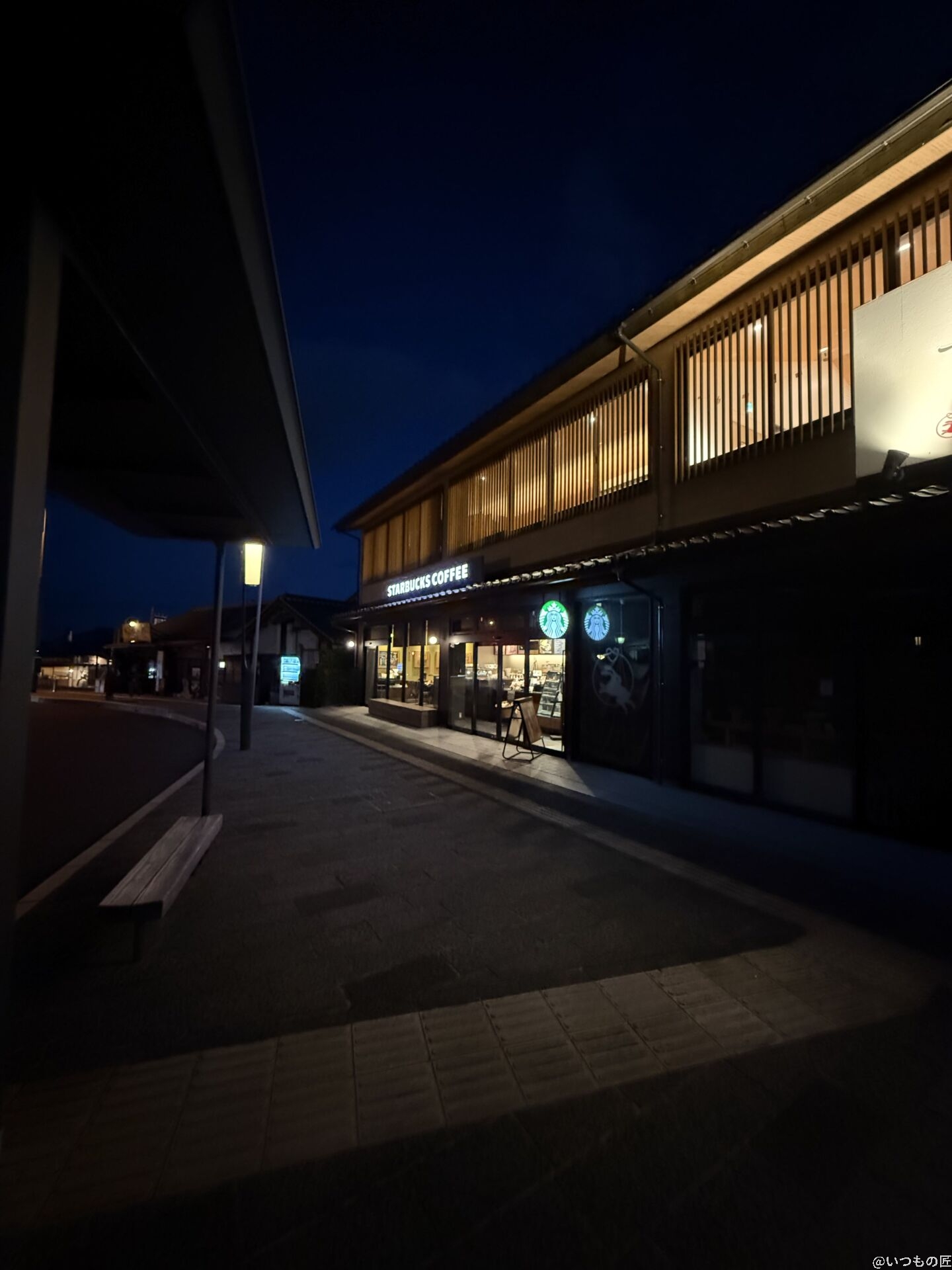 iPhone 16 Pro/16 Pro Max カメラ
iPhone 16 Pro Maxでズーム撮影した夜景写真