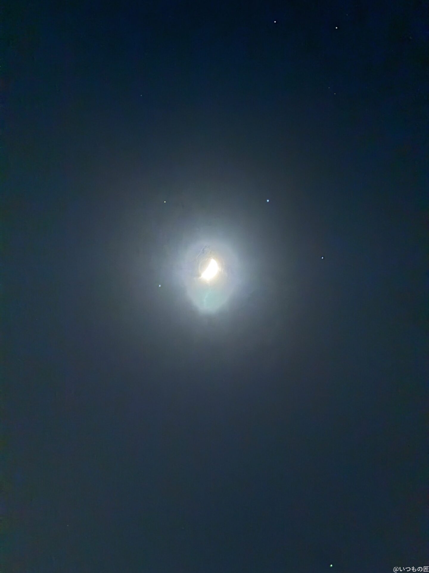 iPhone 16 Pro/16 Pro Max カメラ
iPhone 16 Pro Maxでズーム撮影した夜景写真