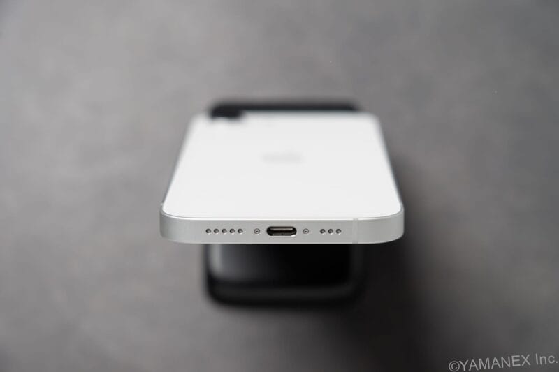 iPhone16eの底面